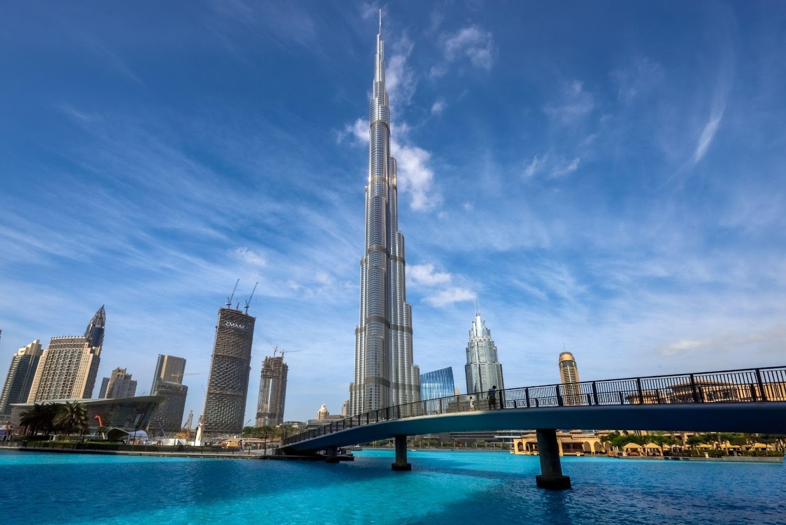 Burj khalifa Royalty Free Vector Image - VectorStock