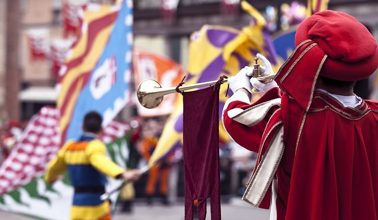 siena play horse race corteo storico 