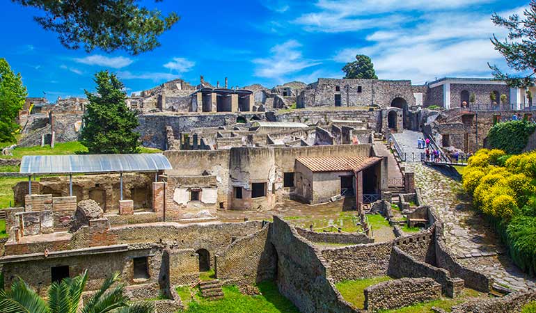 tours from rome to Pompeii