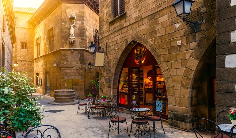 things to know before visiting barcelona poble Español