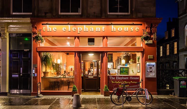 castle where harry potter was filmed