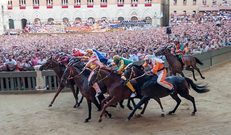 Horse Racing Tuscany