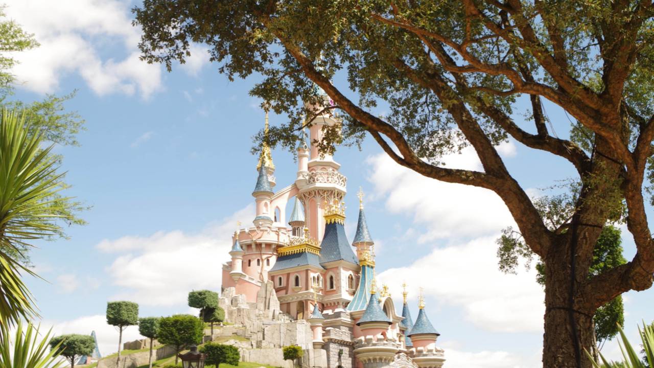 book-disneyland-2-parks-in-1-day-with-transportation-dotravel