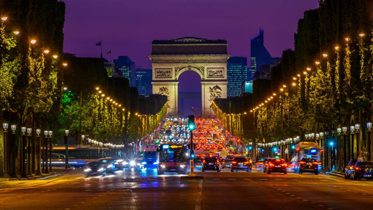 Book Paris Lights: Illumination Bus Tour | DoTravel