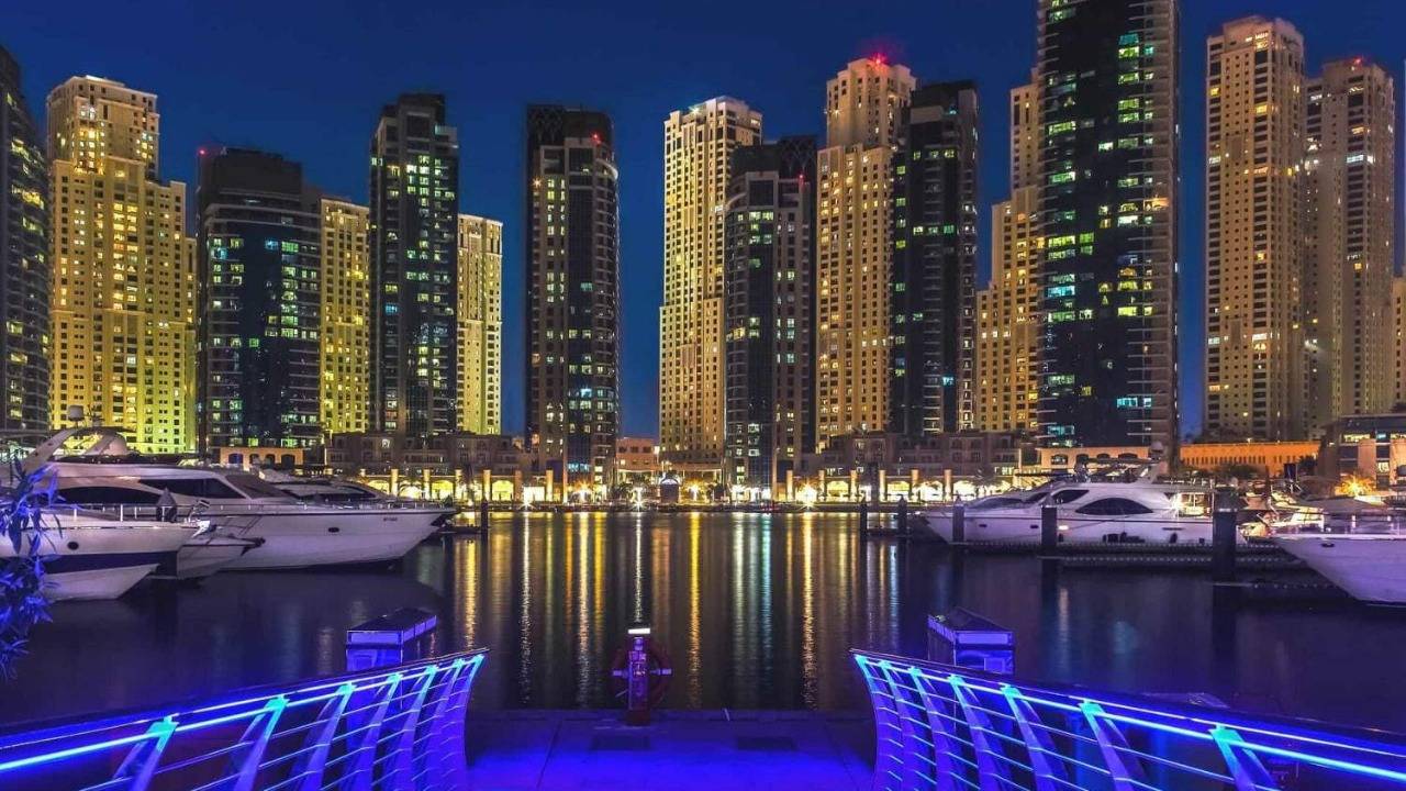 Book New Dubai Marina Luxury Boat Dinner Cruise | Dotravel