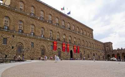 The square of Pitii Palace