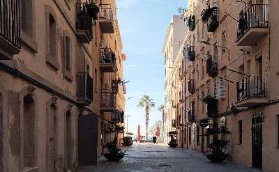 Barcelona: interactive discovery walk through Barceloneta