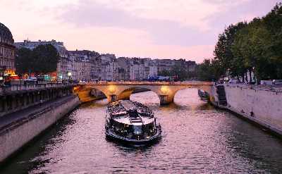 One Perfect Day in Paris: Eiffel Tower Lunch, Seine Cruise & Louvre Wonders