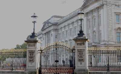 Three Palaces Walk and Royal High Tea at Kensington Palace Orangery Private Tour