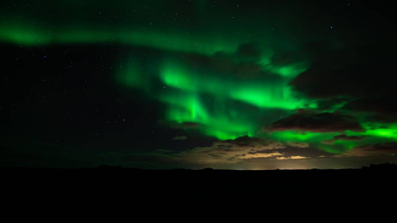 Private Northern Lights Tour – Tailor-Made with Icelandic Treats