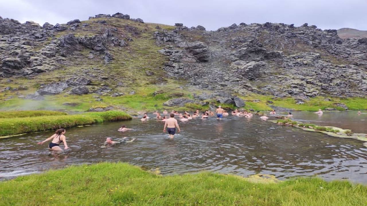Highlands Hiking: Small Group Landmannalaugar Hike & Hot Springs - Without transfer