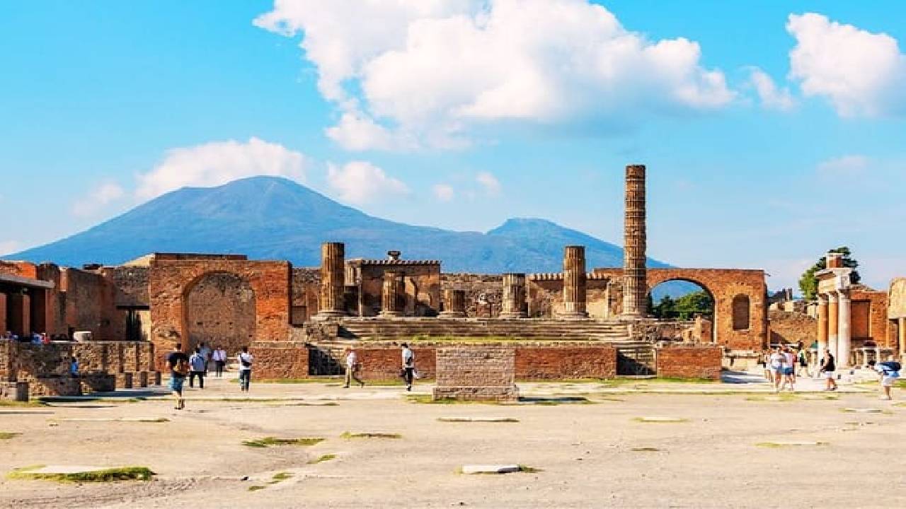 Pompeii Archaeological Sites Fast Track Entry with Audio Guide