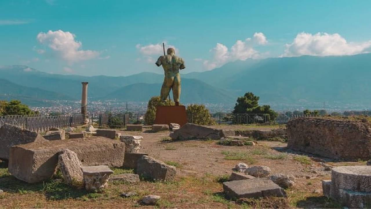 Pompeii Archaeological Sites Fast Track Entry with Audio Guide