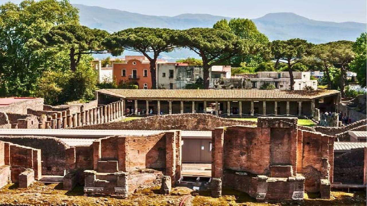 Pompeii Archaeological Sites Fast Track Entry with Audio Guide