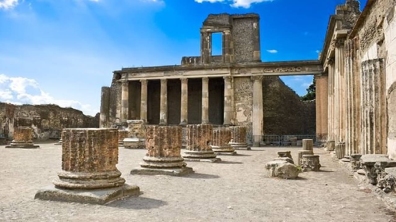 Half-Day Group Tour in Pompeii with Pick Up