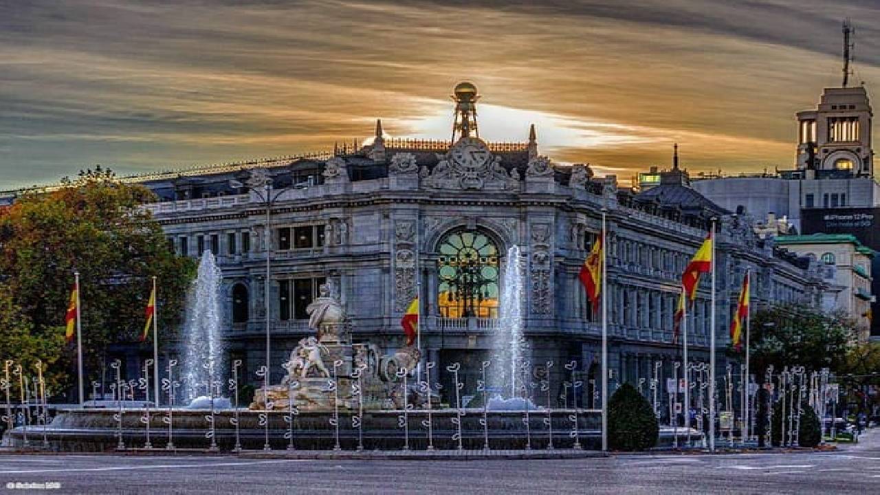 Madrid: Prado to Plaza de España In-App Audio Tour