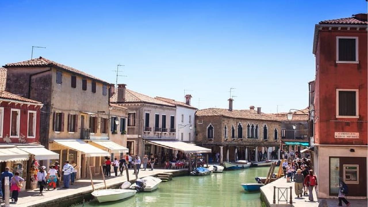 Venice: Panoramic Island Tour of Murano, Burano & Torcello