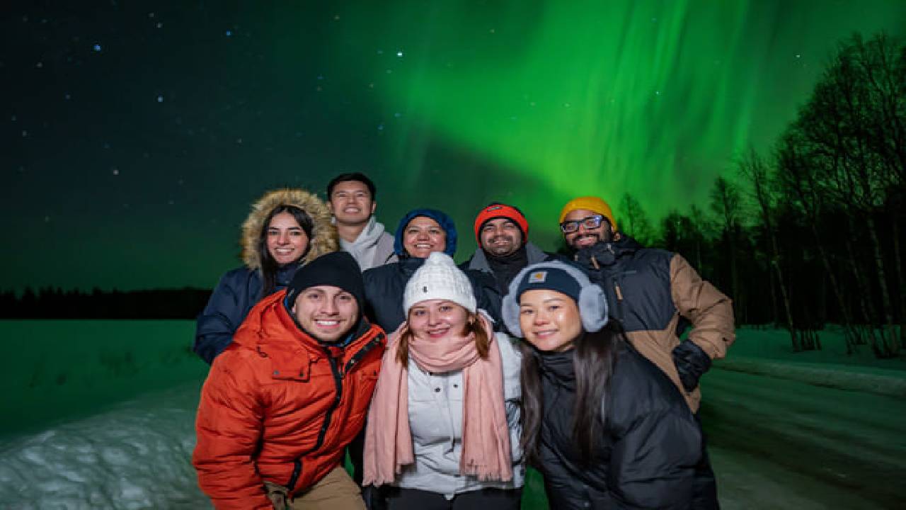Unlimited Northern Lights Guarantee Tour with Photographer & Unlimited Mileage/Time - Small Group