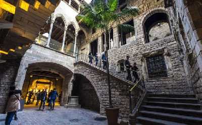 El Born & Picasso Museum: Skip-the-Line Ticket & Walking Audio Tour