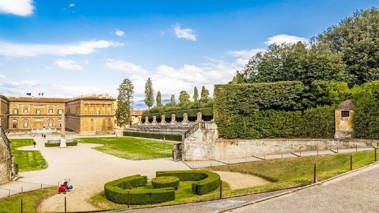 Palazzo Pitti and Palatine Gallery Skip-the-Line Tickets with In-app Audio Guide