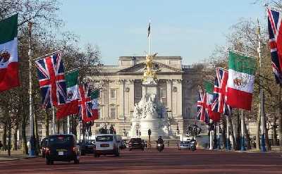 Royal London: Buckingham Palace, Westminster Abbey, Kensington Palace with In-App Audio Tour