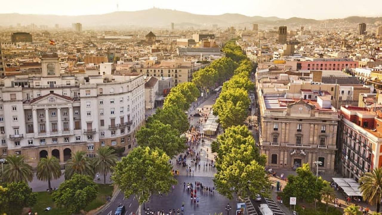 Barcelona Walking Audio Tour: Discover the Heritage of the Catalan Capital
