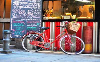 Picasso Museum & El Born Neighborhood Walking Tour (WITHOUT A TICKET)