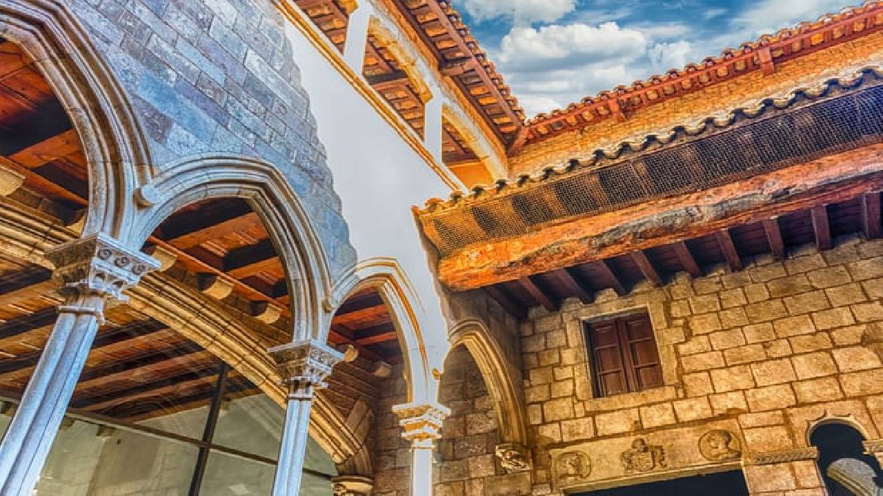 Picasso Museum & El Born Neighborhood Walking Tour (WITHOUT A TICKET)