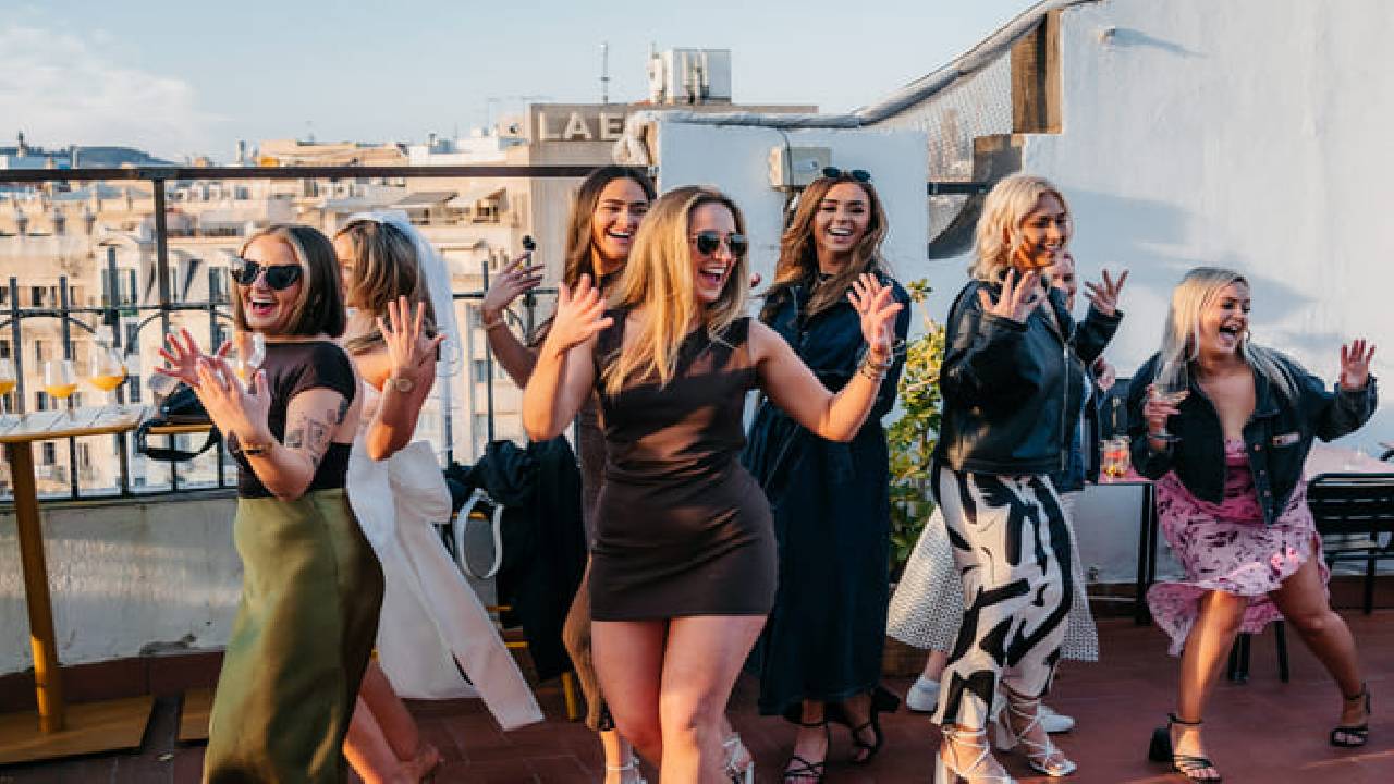 Barcelona Sangria and Salsa Dance Class