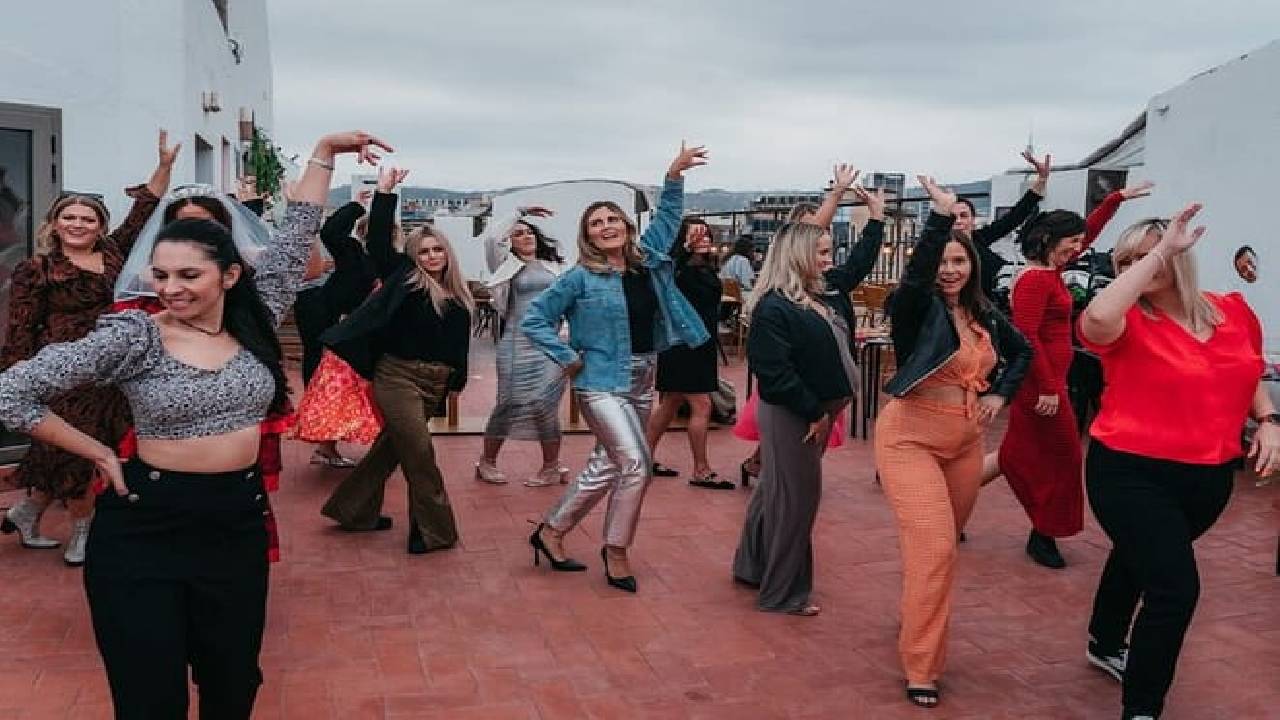 Barcelona Sangria and Salsa Dance Class