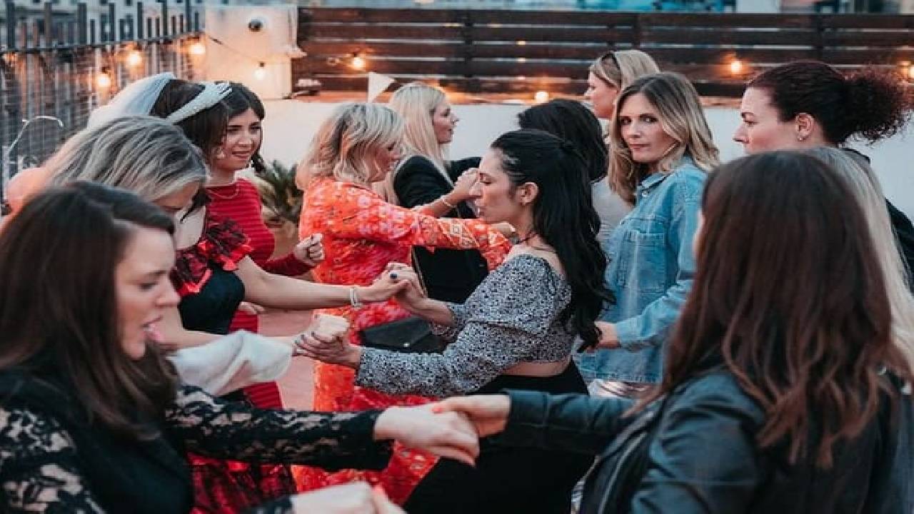 Barcelona Sangria and Salsa Dance Class