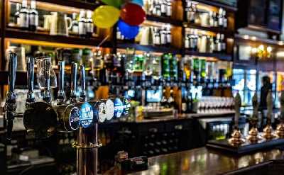 London Pub Crawl: an Ale Trail through the Greatest Historic Pubs