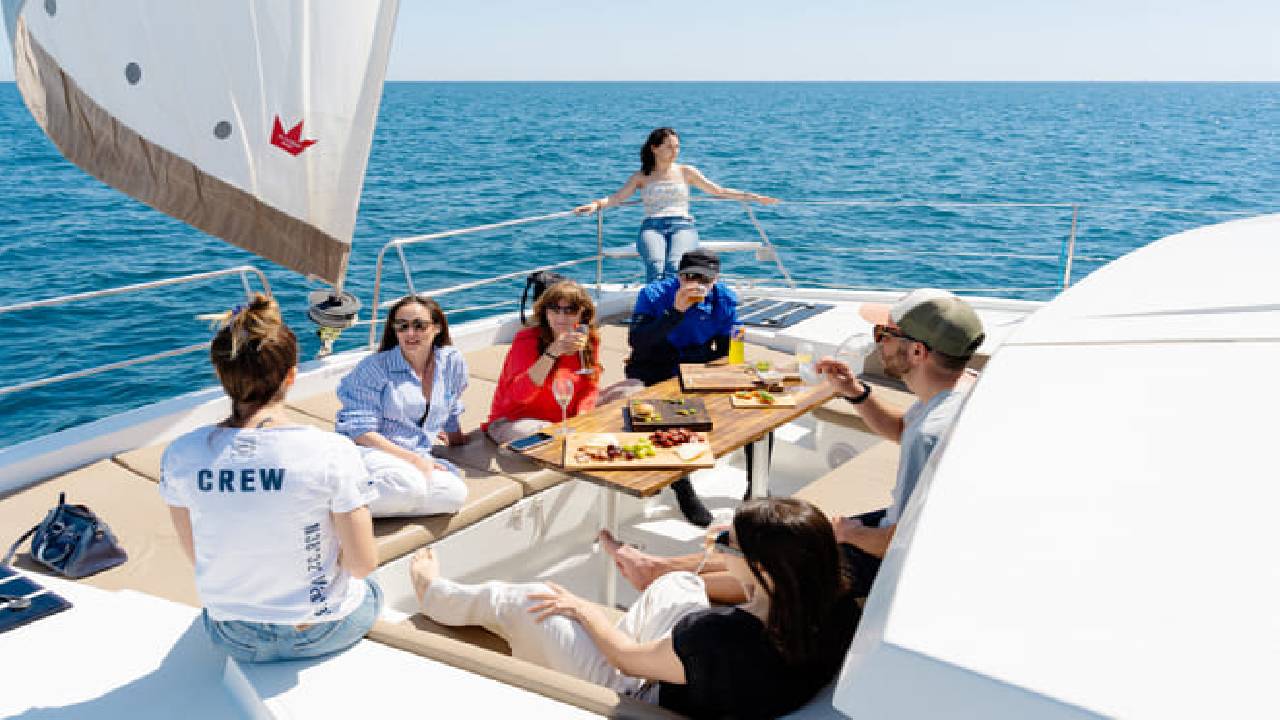 3 hours private luxury catamaran Barcelona (Bali 4.1)