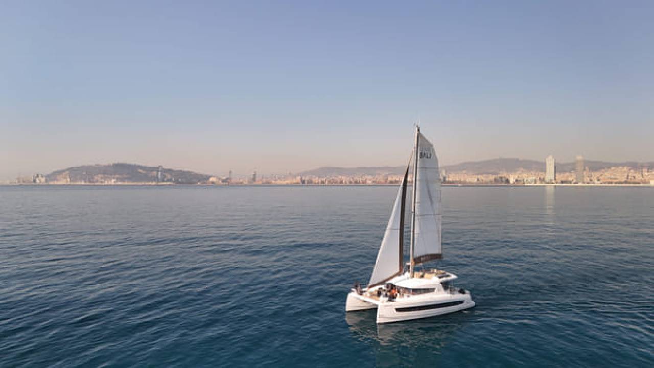 4 hours private luxury catamaran Barcelona (Bali 4.2)
