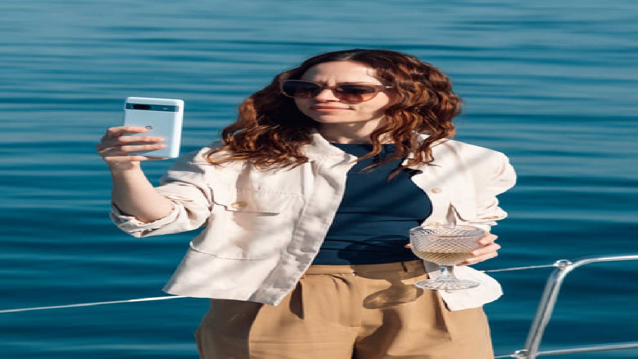 4 hours private luxury catamaran Barcelona (Bali 4.2)