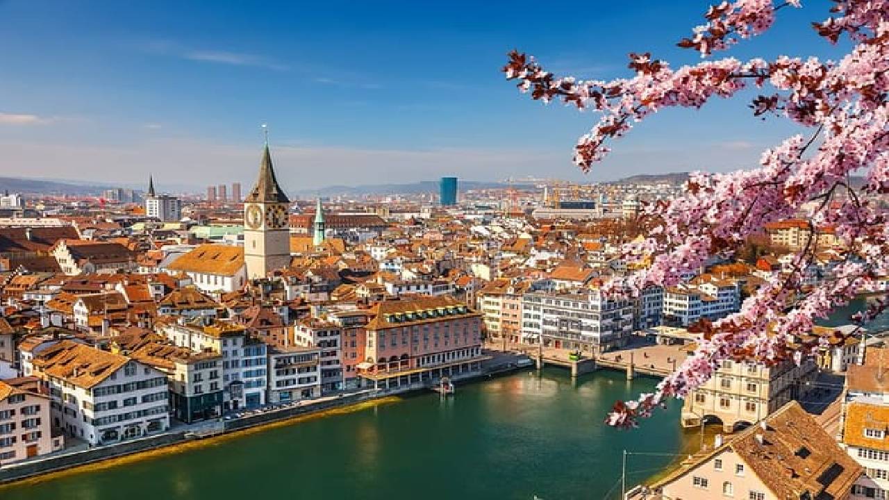 Zurich City, Lake Cruise and Chocolate (Private Tour)