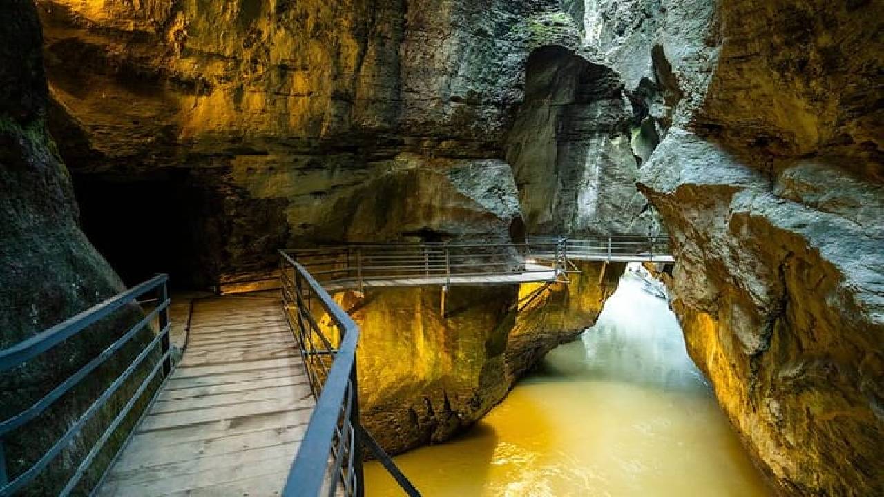 Best of Bernese Oberland & Swiss Countryside Tour (Private Tour)