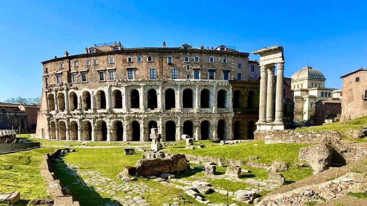 Best of Rome Colosseum, Squares and Fountains Private Walking Guided Tour 
