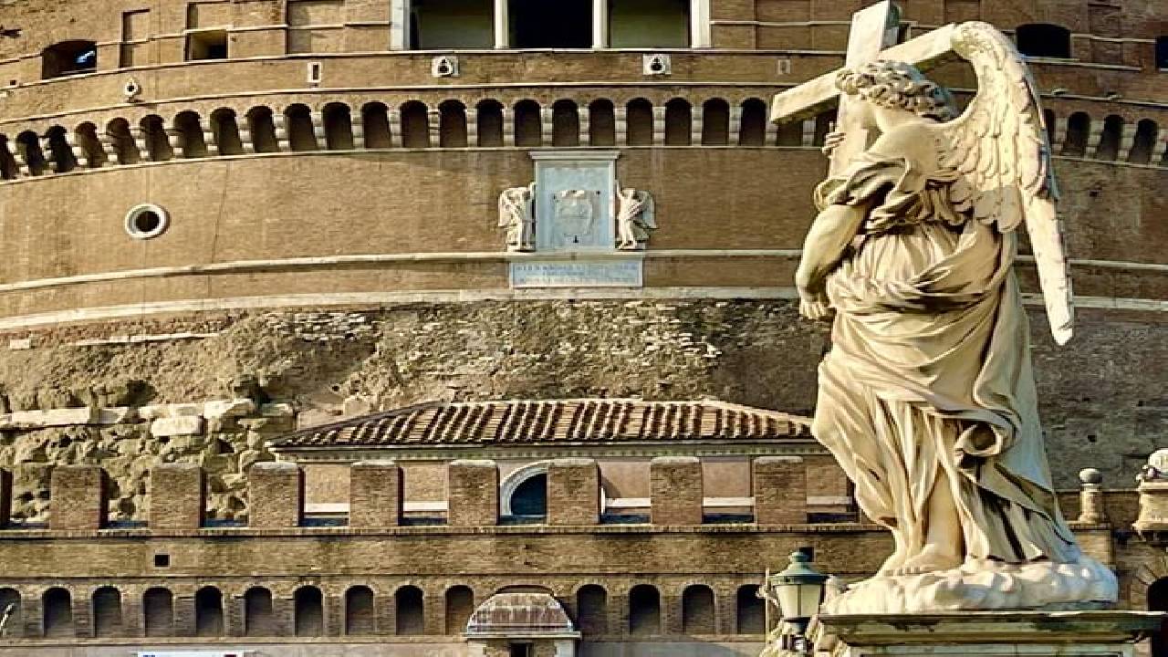 Exclusive Private Tour: Vatican Museums, Sistine Chapel & Castel Sant'Angelo
