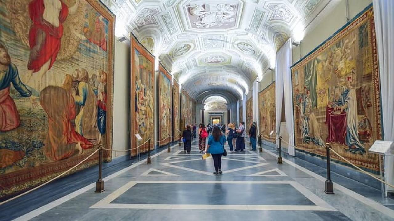 Exclusive Private Tour: Vatican Museums, Sistine Chapel & Castel Sant'Angelo