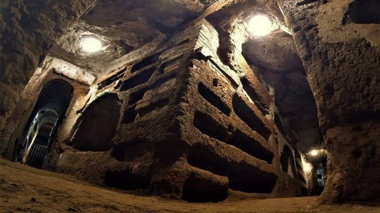 Rome Colosseum, & Catacombs Underground Tours Tickets & Transfer 