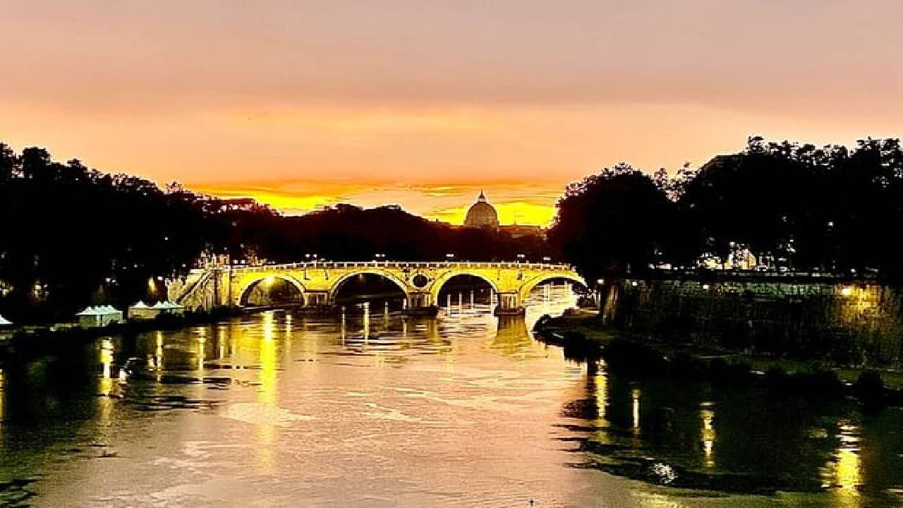 Best of Rome by Night Private Sightseeing Chauffeured Tour | pick up/Drop off 