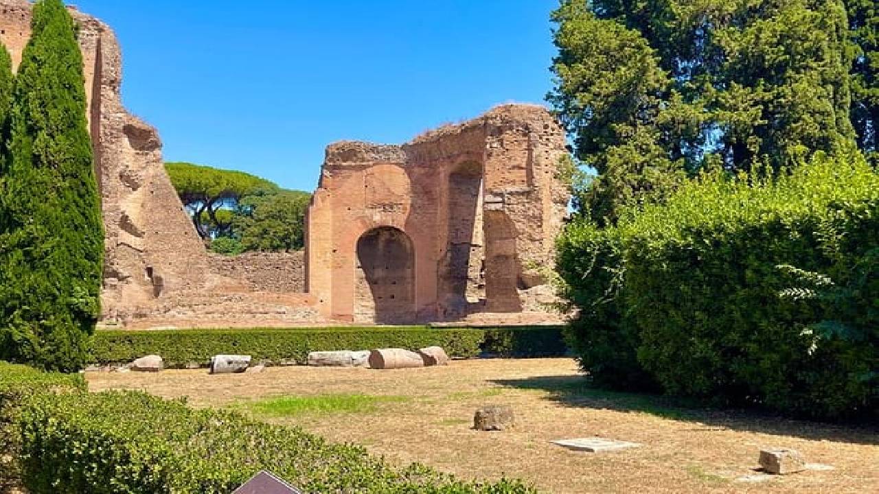 Rome Private Tour: Colosseum, Circus Maximus & Baths of Caracalla