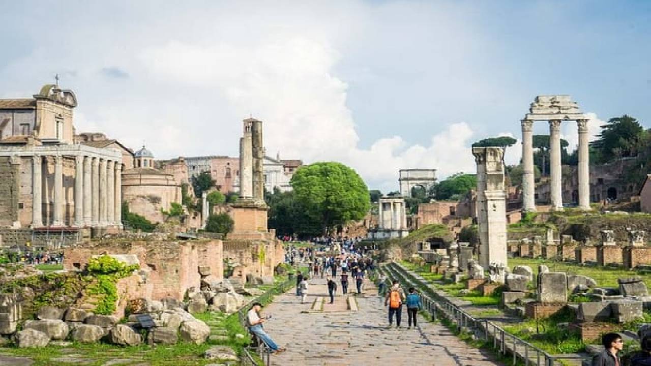 Rome Private VIP Tour Colosseum, Vatican Museum, Sistine Chapel & St. Peter's Basilica