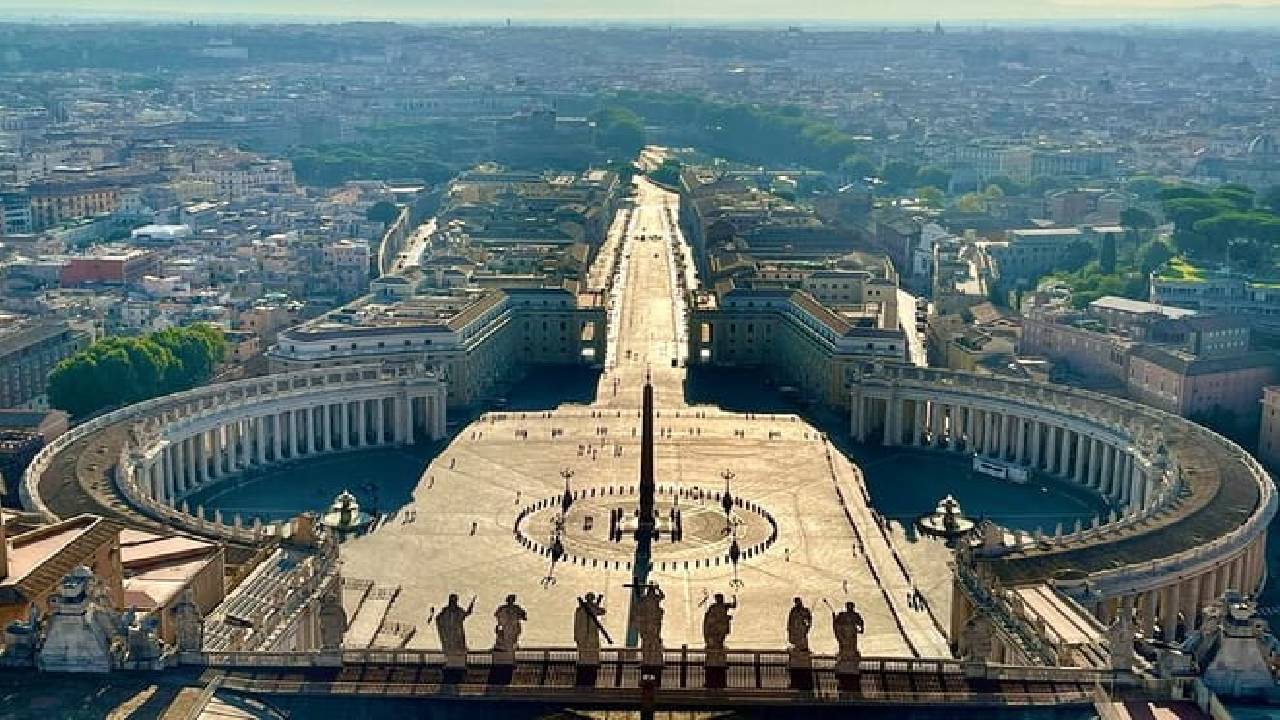 Rome Private VIP Tour Colosseum, Vatican Museum, Sistine Chapel & St. Peter's Basilica