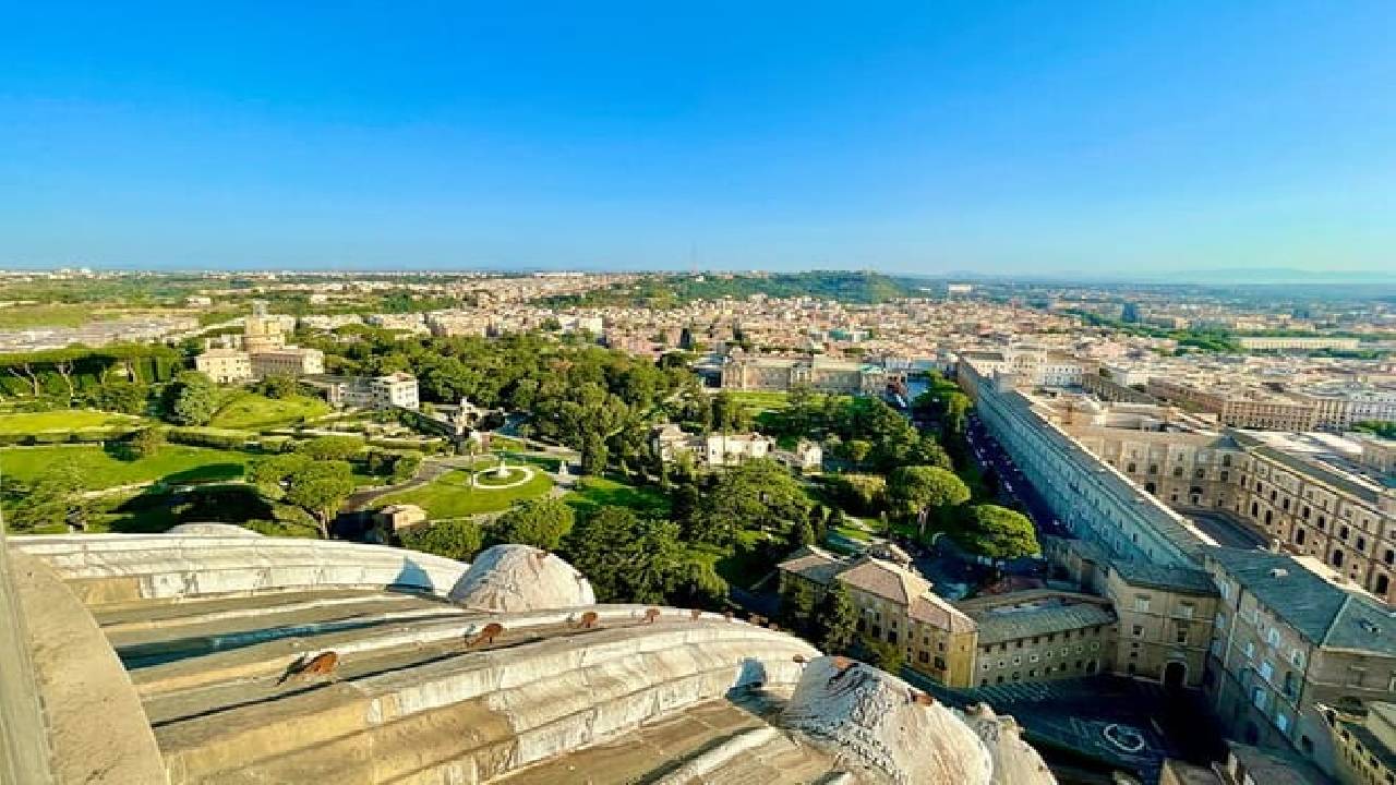 St. Peter’s Dome, Basilica & Grottoes Tour with Breakfast on the Roof