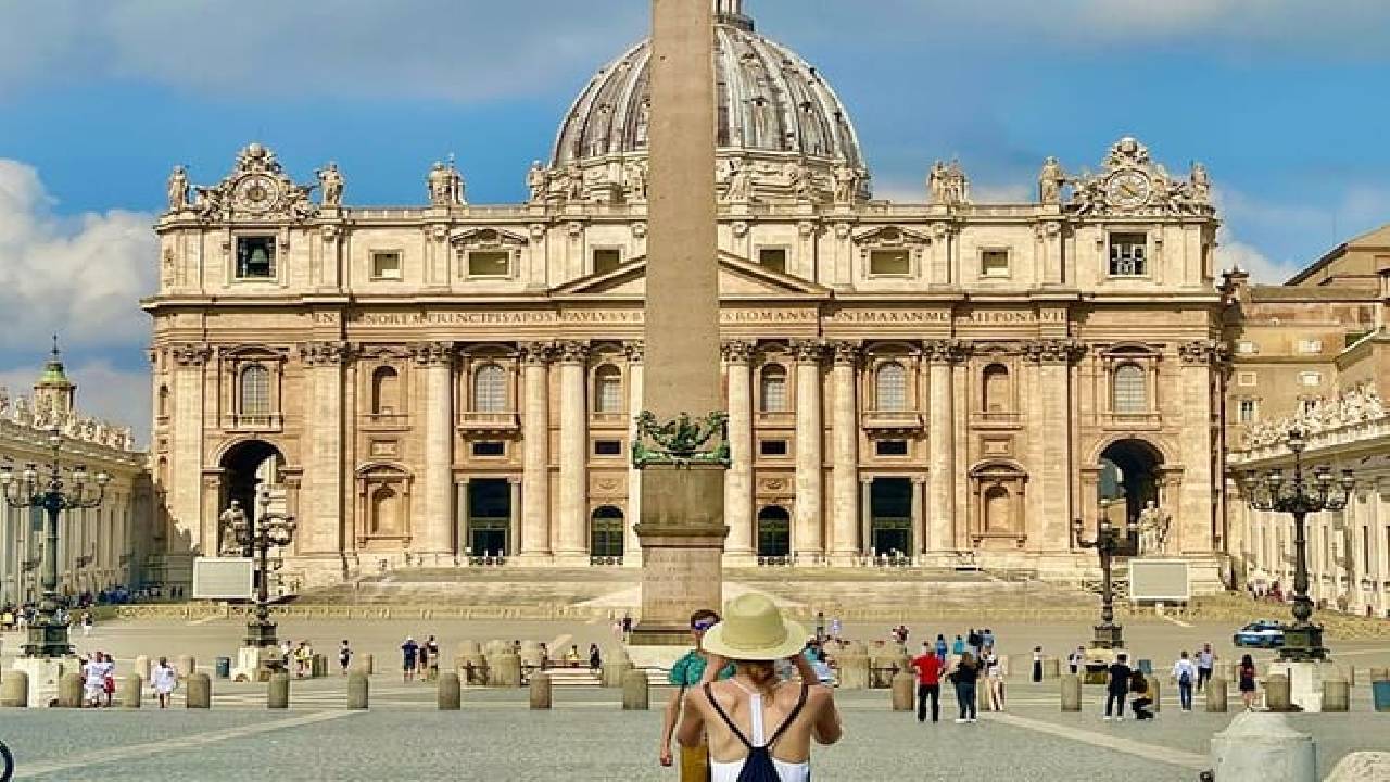 St. Peter’s Dome, Basilica & Grottoes Tour with Breakfast on the Roof