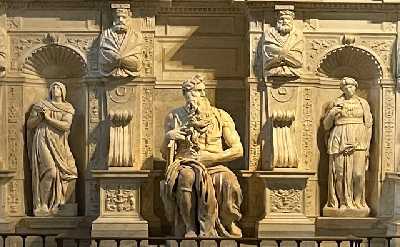 Underground Rome Private Tour: San Clemente, St. Peter in Chains & Ludus Magnus