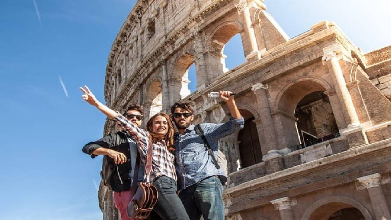 Rome Colosseum Arena and Roman Forum Exclusive Private Tour
