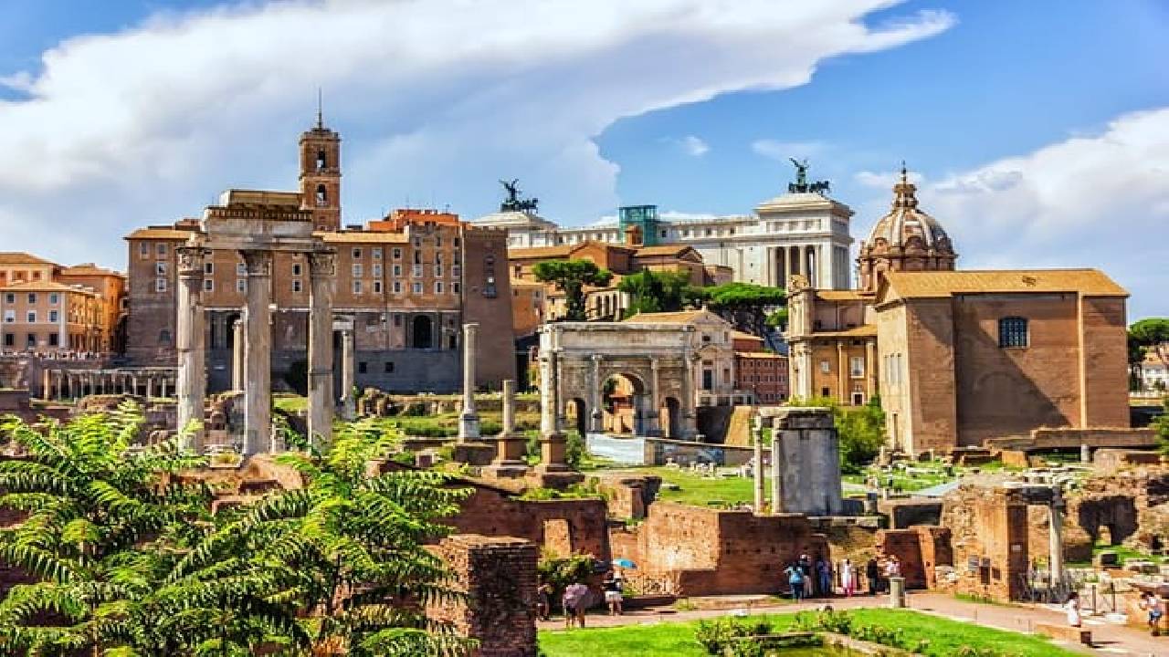 Rome Colosseum Arena and Roman Forum Exclusive Private Tour